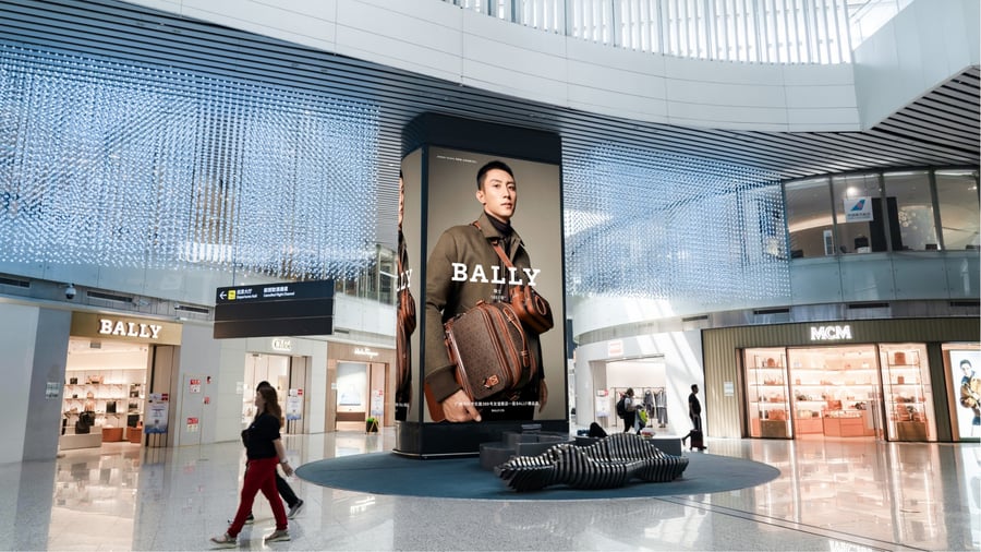 T2 International Departure Duty-Free Zone Pillar Lightbox