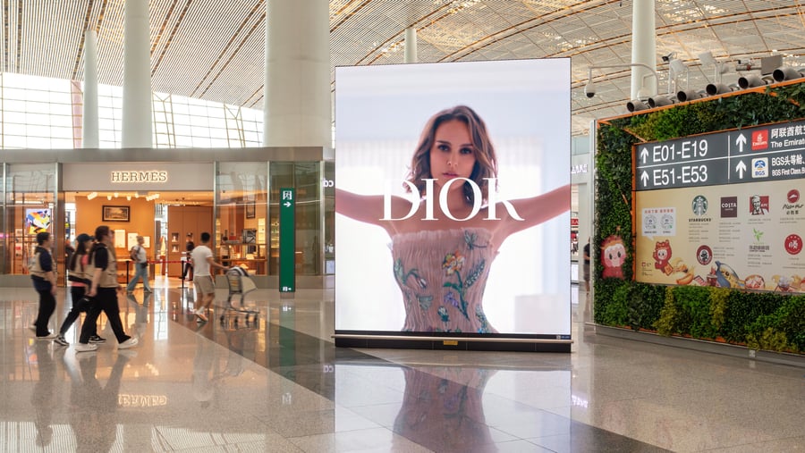T3 International Departure Duty Free Landmark Digital Screen