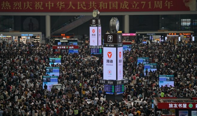 Shanghai Hongqiao Railway Station Advertising Waiting Hall Central Service Center Digital Billboard